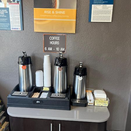 Motel 6-Modesto, Ca - Downtown Eksteriør bilde