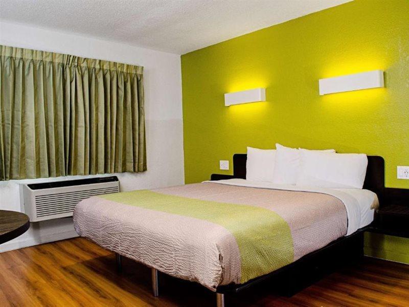 Motel 6-Modesto, Ca - Downtown Eksteriør bilde