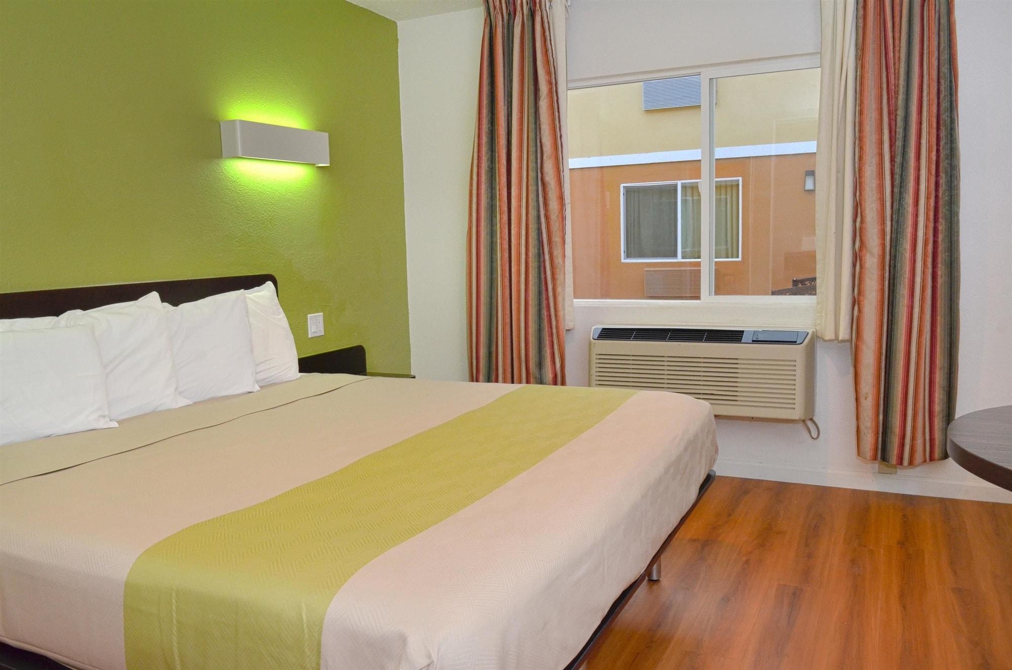 Motel 6-Modesto, Ca - Downtown Eksteriør bilde