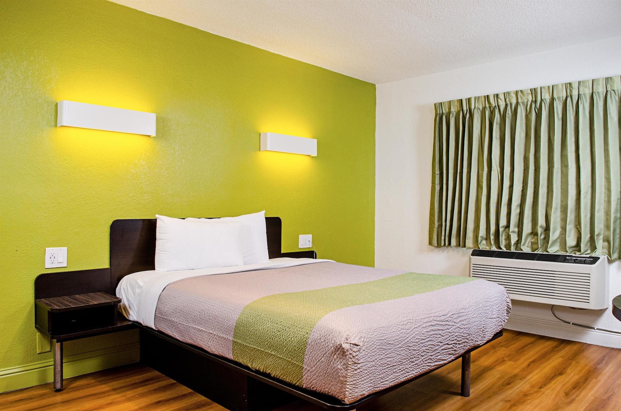 Motel 6-Modesto, Ca - Downtown Eksteriør bilde