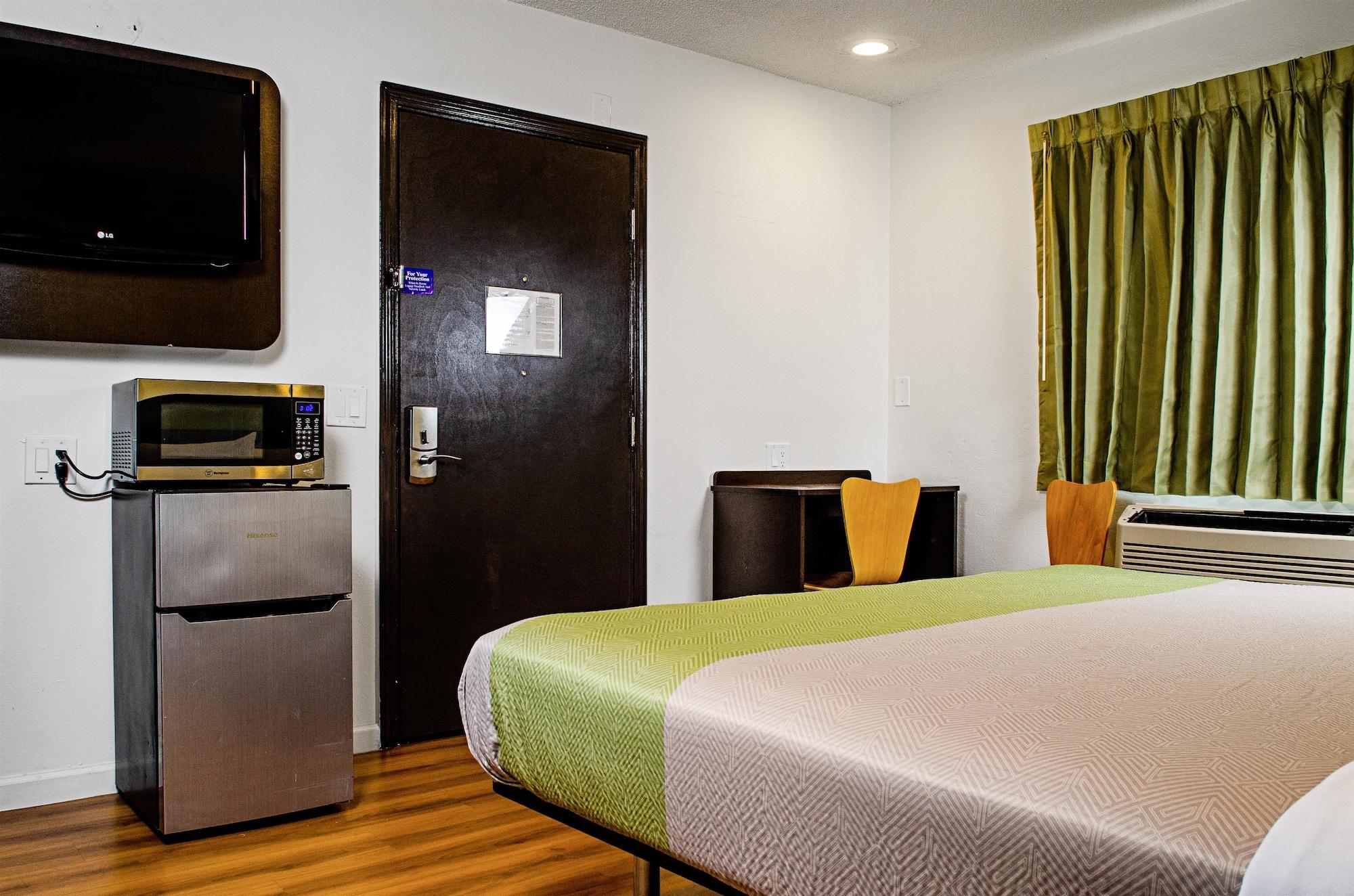 Motel 6-Modesto, Ca - Downtown Eksteriør bilde