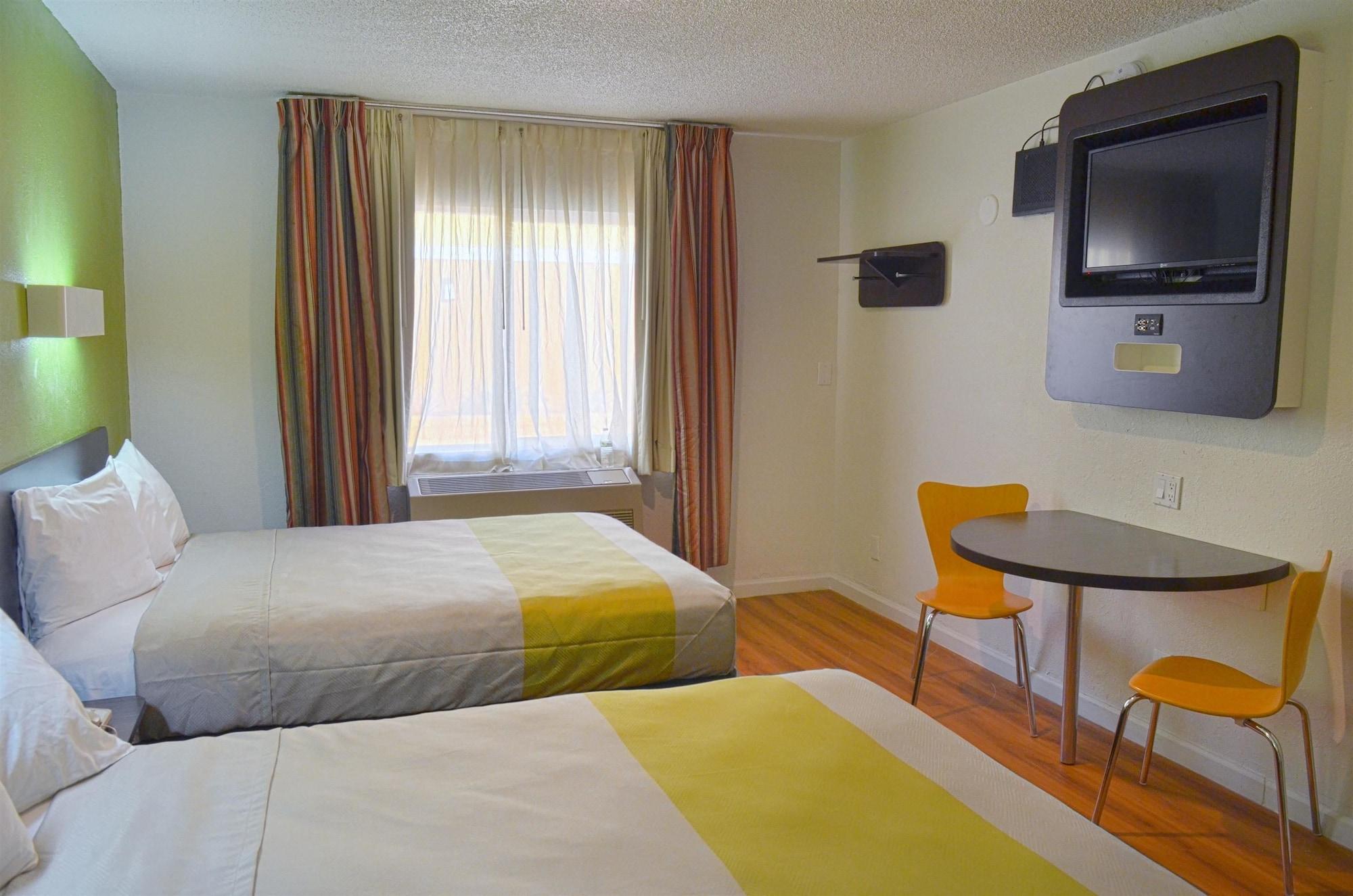 Motel 6-Modesto, Ca - Downtown Eksteriør bilde