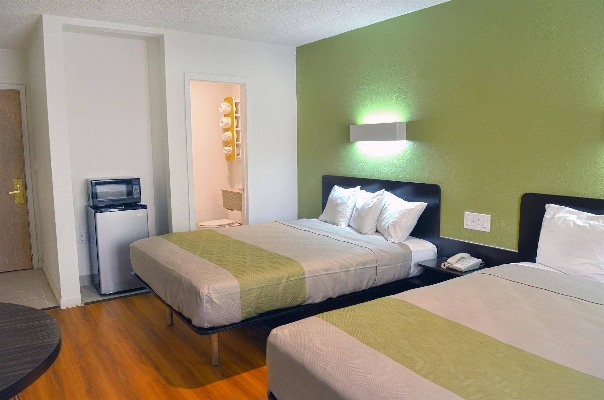 Motel 6-Modesto, Ca - Downtown Eksteriør bilde