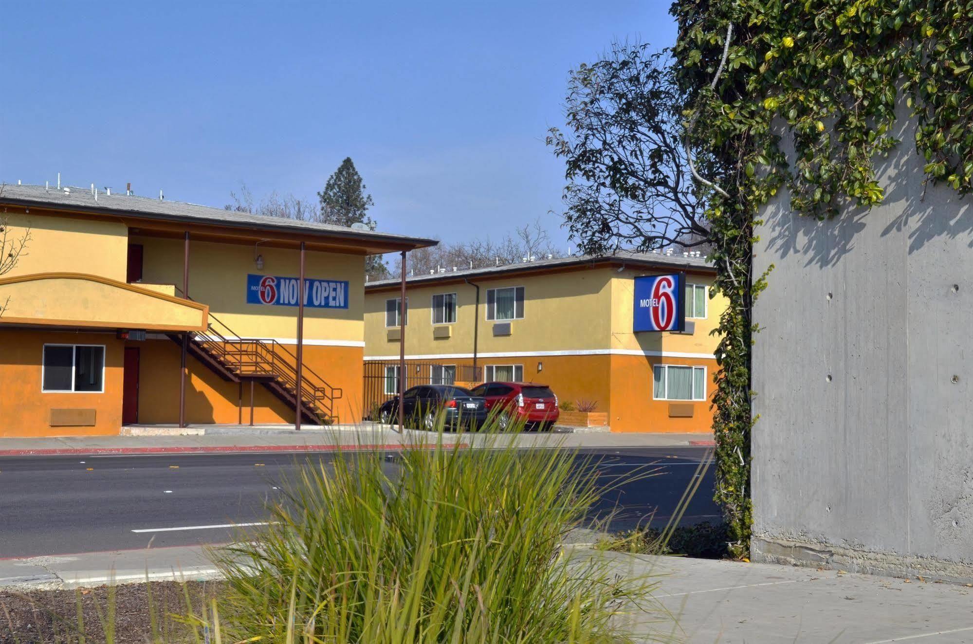 Motel 6-Modesto, Ca - Downtown Eksteriør bilde