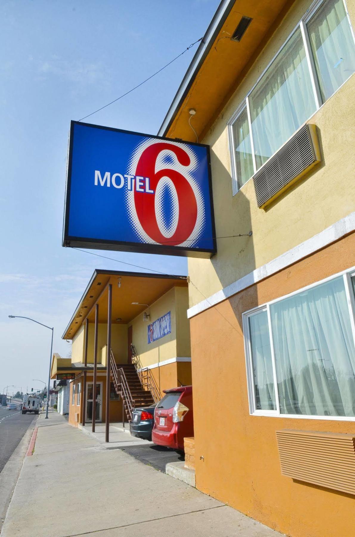 Motel 6-Modesto, Ca - Downtown Eksteriør bilde