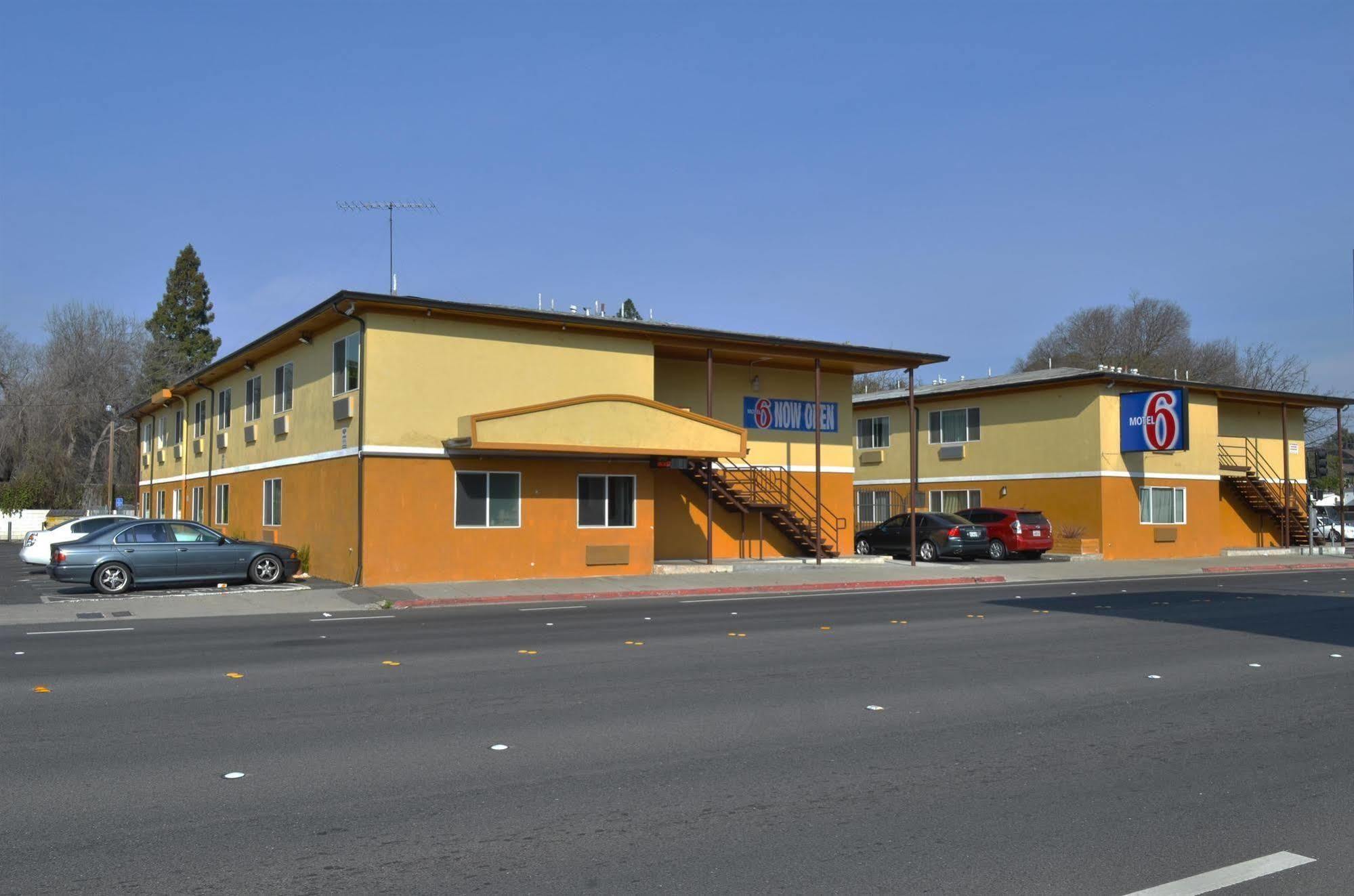 Motel 6-Modesto, Ca - Downtown Eksteriør bilde