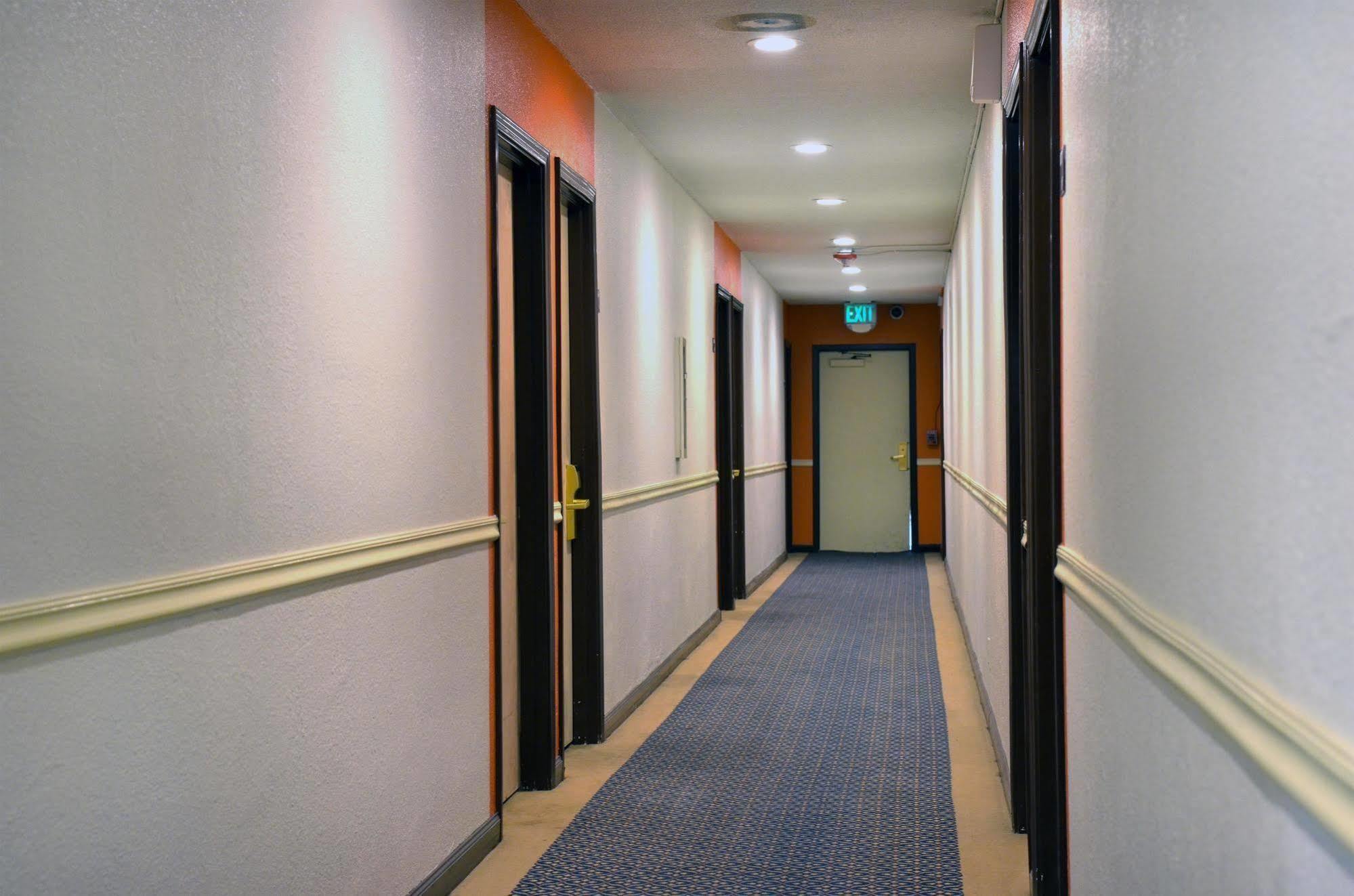 Motel 6-Modesto, Ca - Downtown Eksteriør bilde