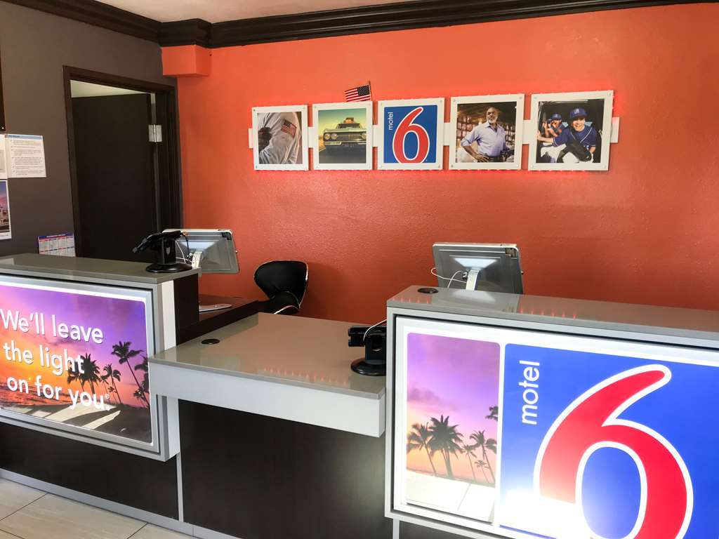 Motel 6-Modesto, Ca - Downtown Interiør bilde